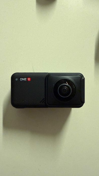 Câmara de acção Insta360 One R