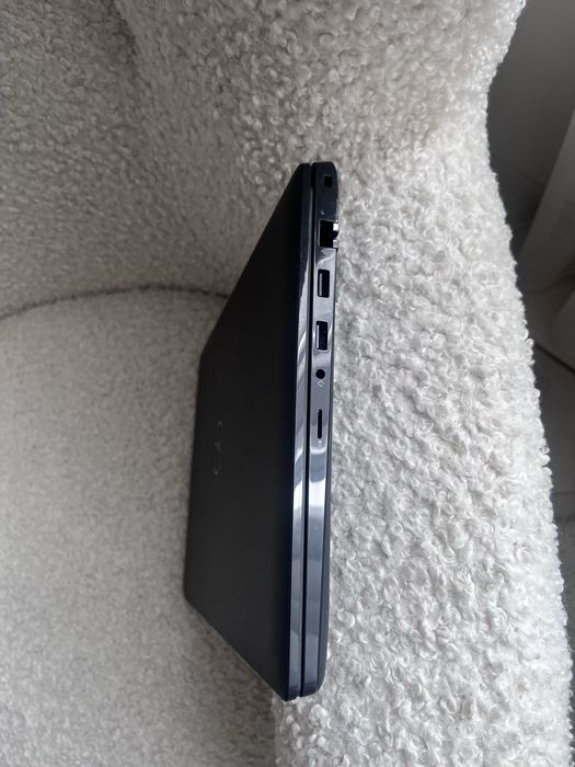 Dell latitude 3420 core i5 1135g7 14inch FHDips