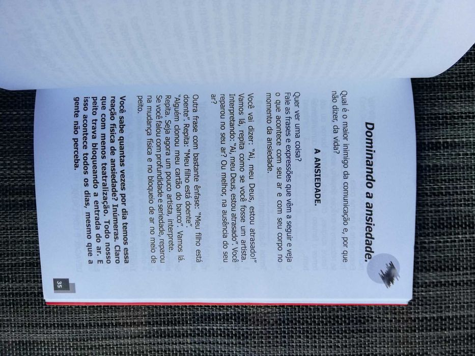 Communicate & Win: A Practical Guide to Communication - Thais Alves64739171706753124