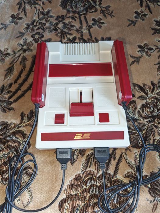 Игровая консоль (приставка) 8-bit