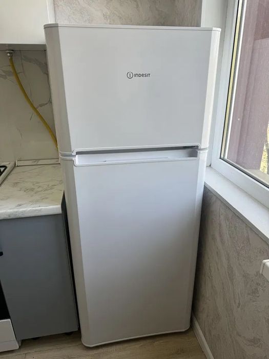 Холодильник Indesit TIA14, гарантія, доставка