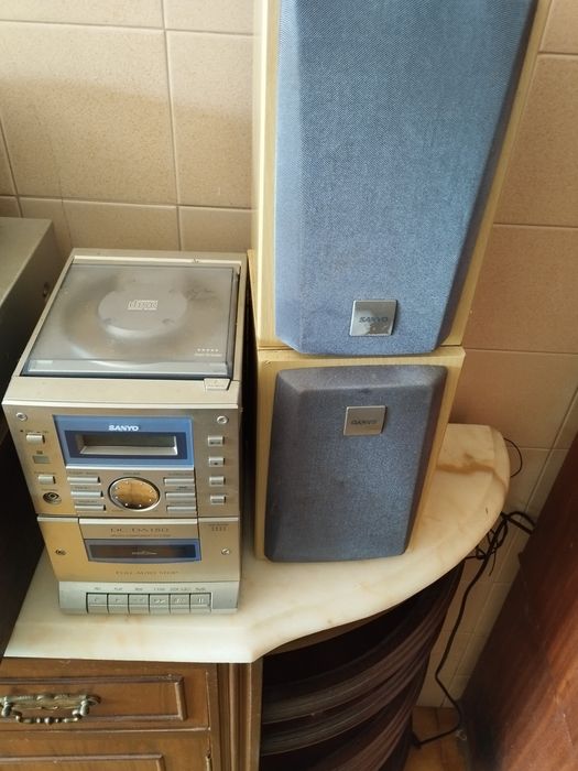 Aparelhagem Sanyo com DVD e rádio