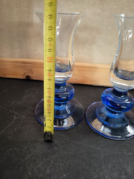 2 castiçais / Jarras em vidro