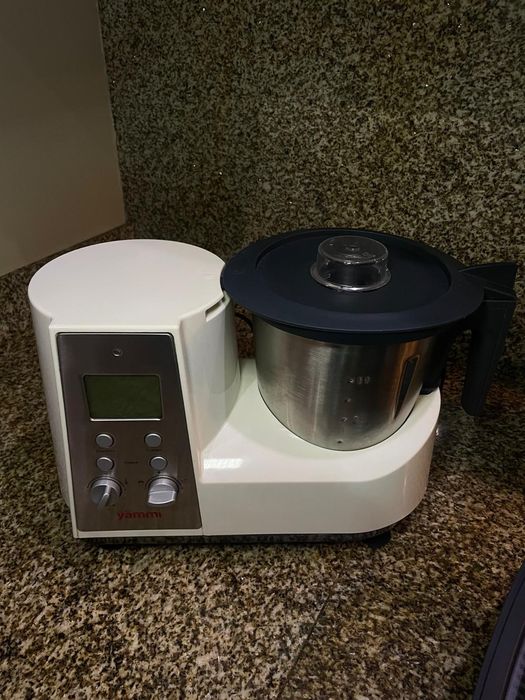 Robô de cozinha Yämmi 1 com acessórios e livro de receitas (Como Novo)