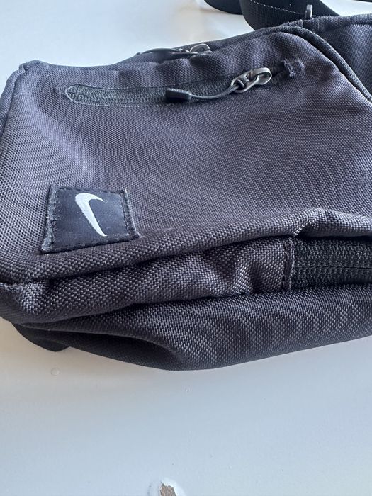 Saszetka Nike Core Small Items II