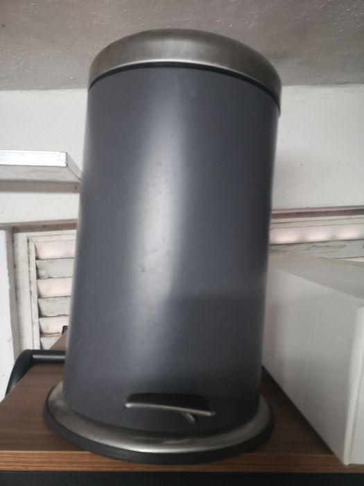 Caixote do lixo balde