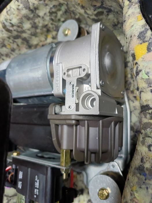 BMW E39 Kompresor Pompa Sprężarka Zawieszenia