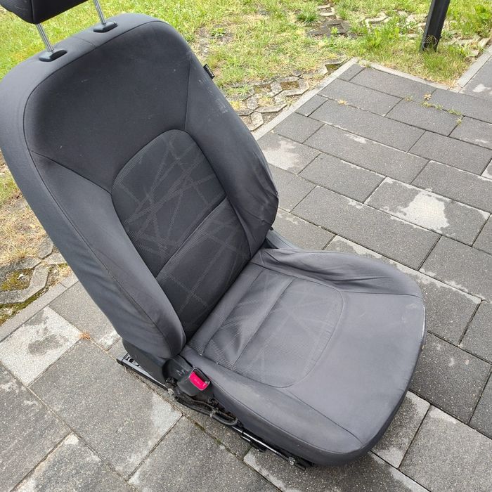 Oddam za darmo  fotel kierowcy KIA RIO 2013