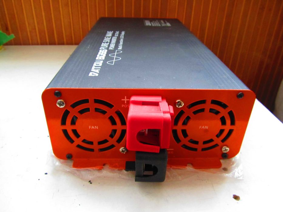 Інвертор DATOUBOSS 12v 2000