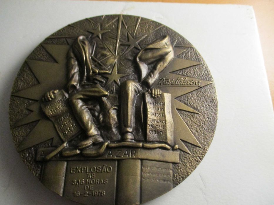Medalha do Salazar Explosão ás três e quinze horas de Fevereiro