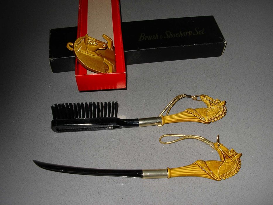 Cavalo - Conjunto de Calçadeira e Escova, Vintage