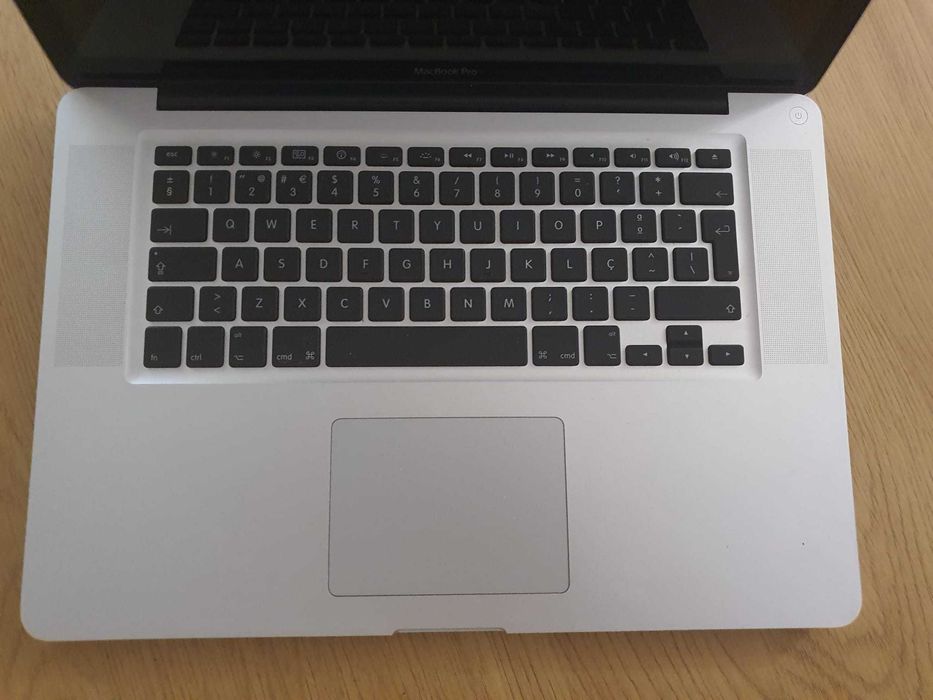 Apple MacBook Pro 15" de 2010 , Intel Core i7 a 2,66 GHz 8 GB RAM
