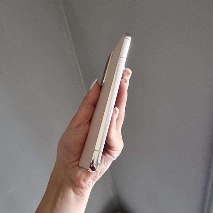 Смартфон Samsung s22 официальный 8/256Gb идеал