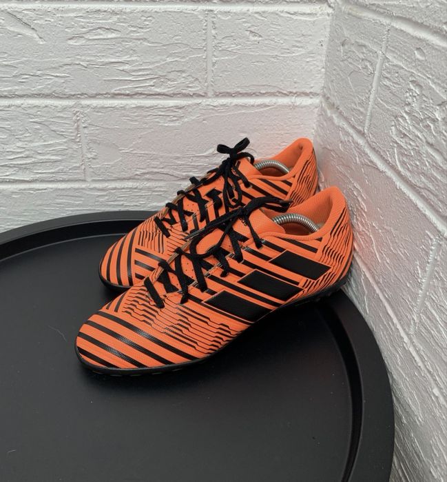 Футбольная обувь adidas оригинал 40.5р сороконожки бампы