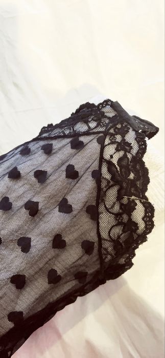 Body preto em renda hiper romântico