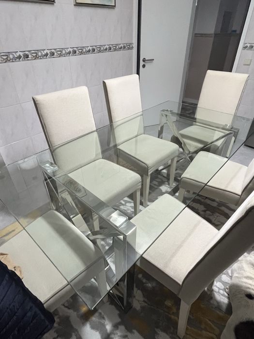 Mesa de Jantar e cadeiras