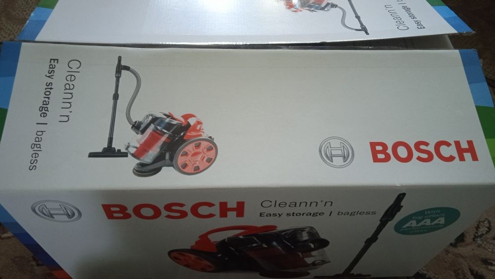 Пылесос Bosch без мешка.