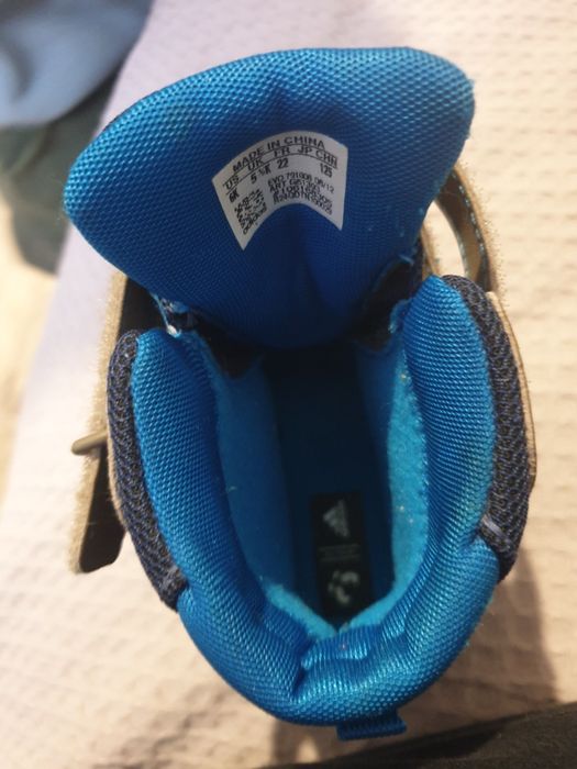 Черевики Adidas розмір 22