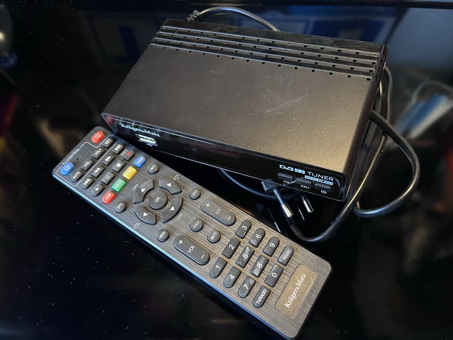 TELEWIZOR 24” 12V 230V do kampera