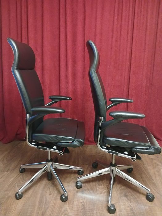 2 шт...Крісла шкіряні офісні/комп'ютерні Haworth Comforto  (Німеччина)