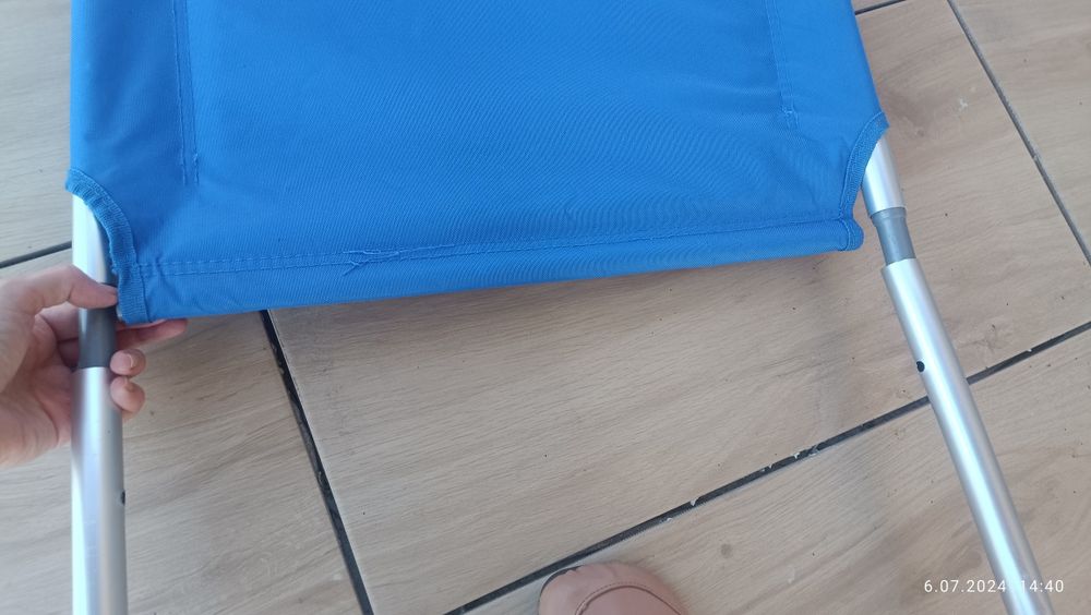 Leżak plażowy z daszkiem