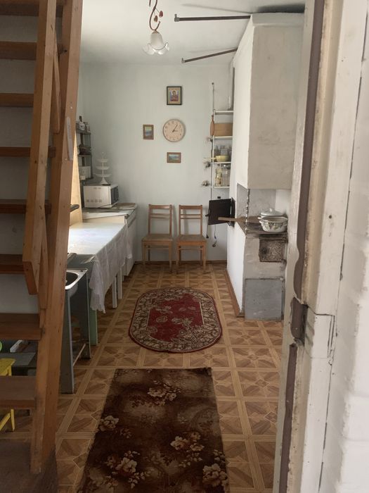 Двоповерхова дача з банькою.