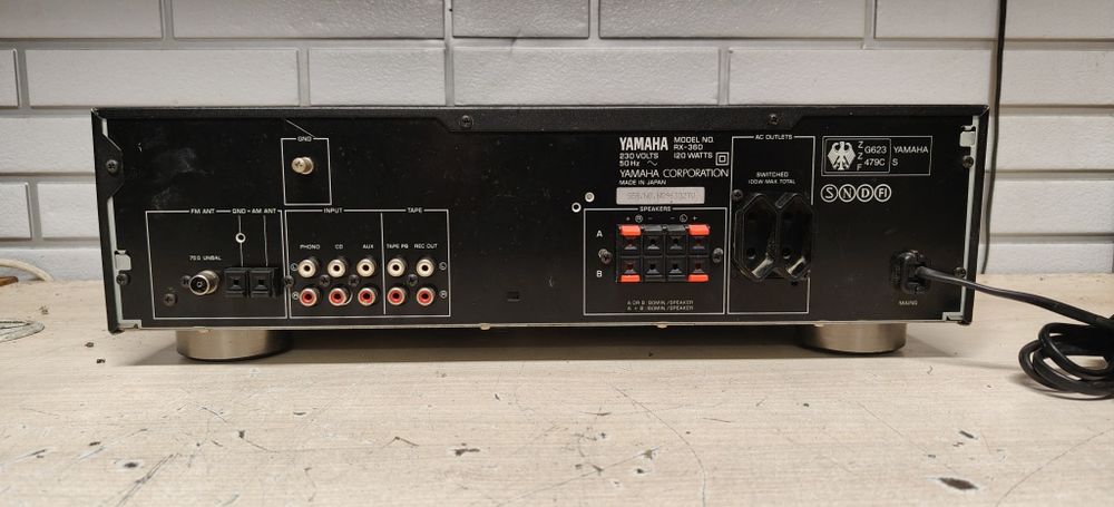 Amplituner Yamaha RX-360 RS.