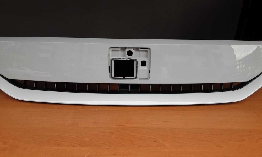 Решітка радіаторів Polestar 2 рестайлінг 2023-2024 фарба 729