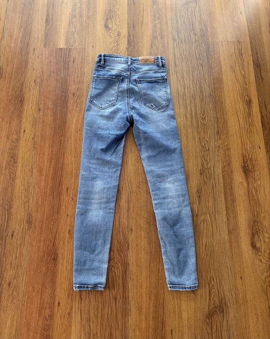 Spodnie jeansowe Stradivarius Super High Waist