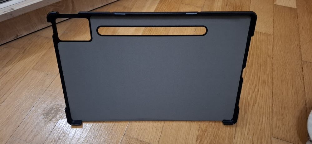 Планшет Lenovo Idea Tab Pro + чохол та зарядний пристрій.