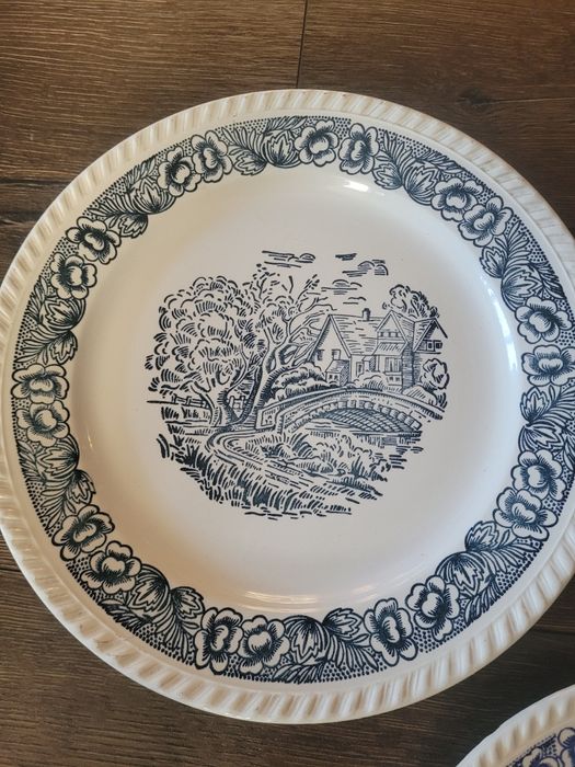 3 piękne porcelanowe talerze