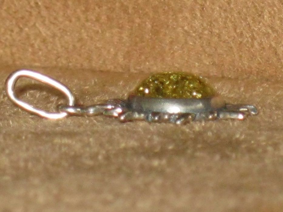 Medalha ( C/Âmbar ) Prata Maciça de Lei 925`/.. C/Contraste