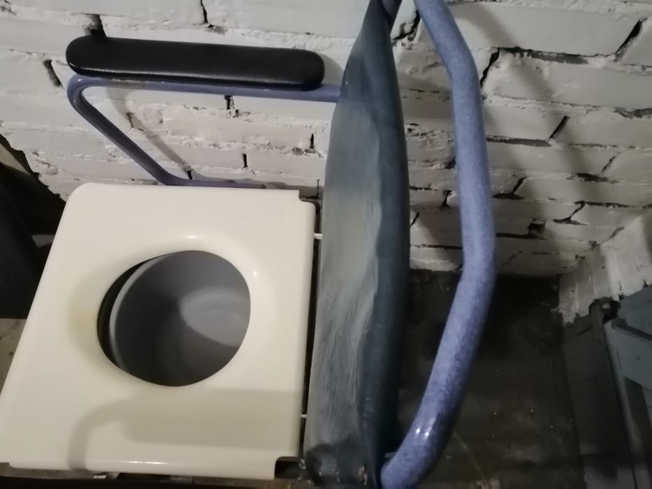 Wózek toaletowy, inwalidzki