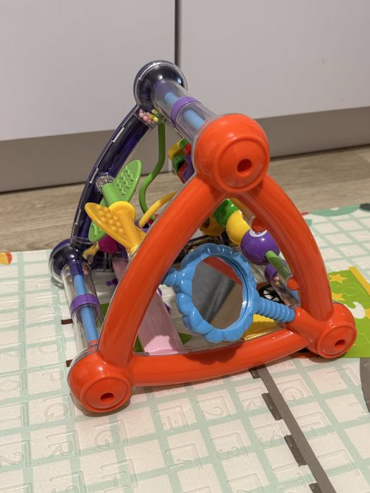 Бізі трикутник мультибокс