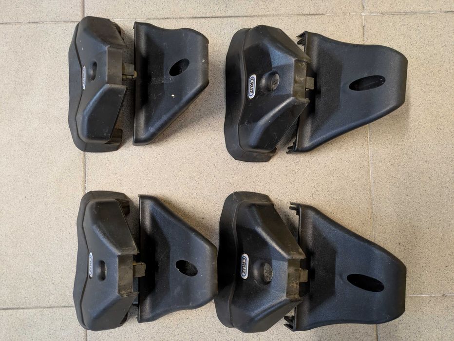 Barras Tejadilho Cruz Airo Fix + Kit para Renault Grand Scenic (2016+)