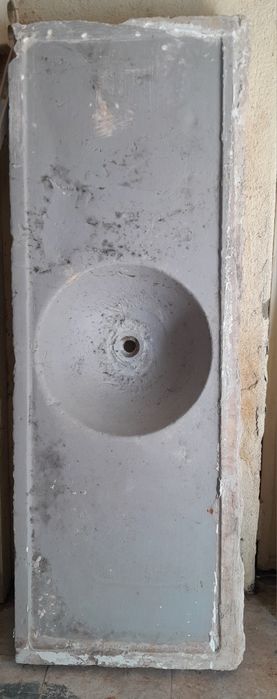 Lava loiça antigo em pedra