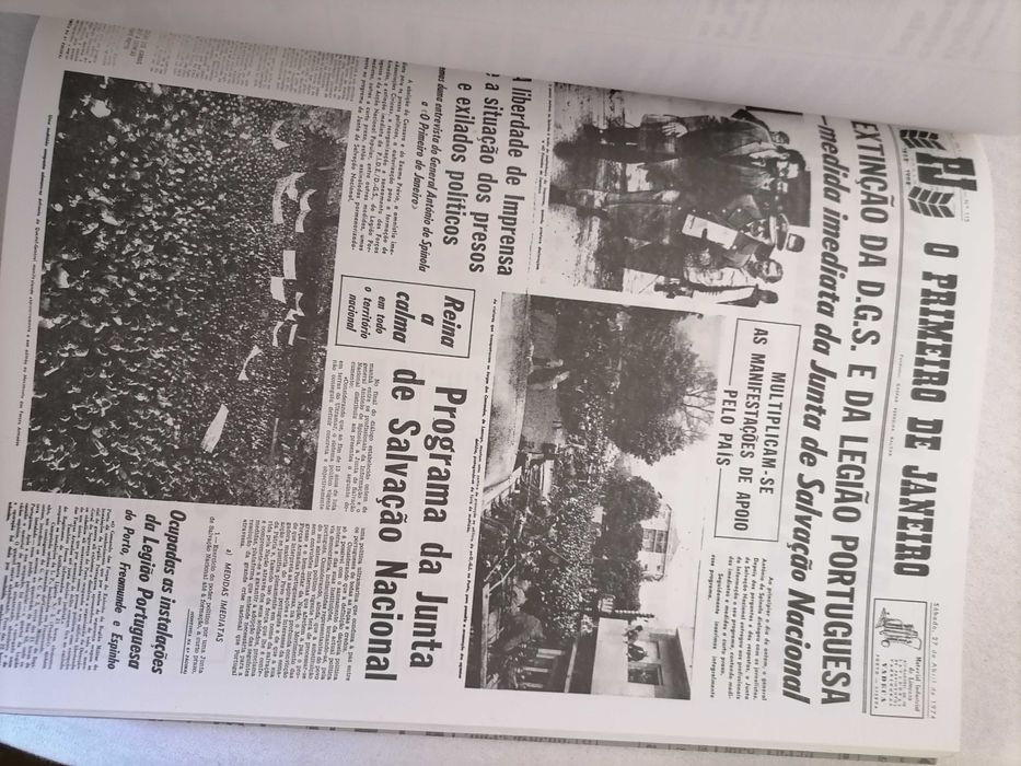 O 25 de ABRIL na Imprensa 1994 Edição Limitada da Biblioteca Nacional c/149 Páginas