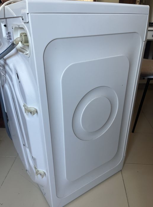 Máquina de Lavar Roupa Whirlpool 7kg FreshCare+ (Para Peças / Avariada)