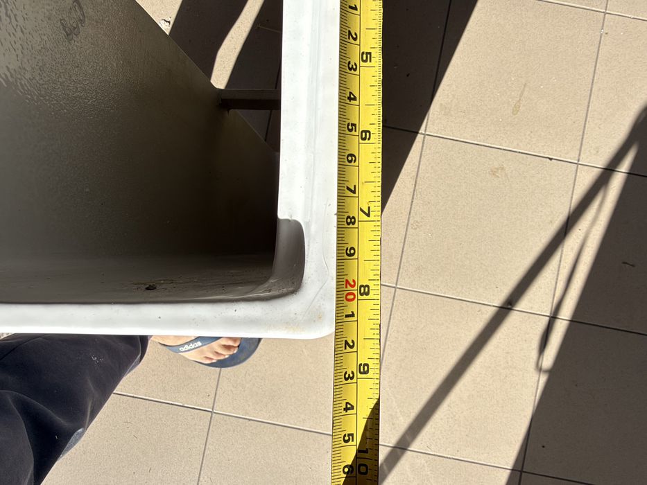 Postument pod umywalkę