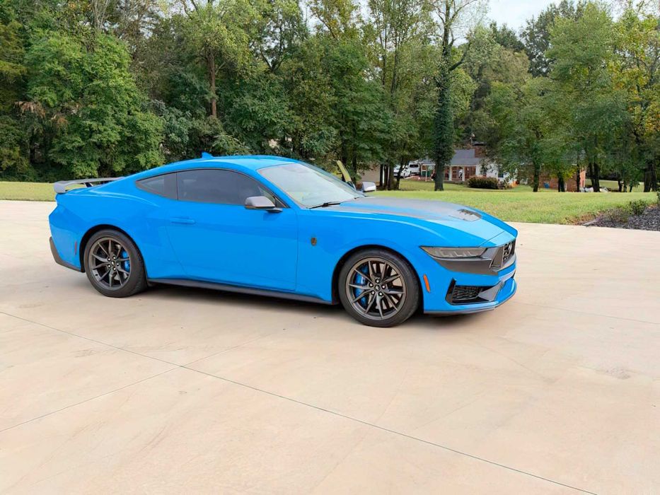 Ford Mustang      2024