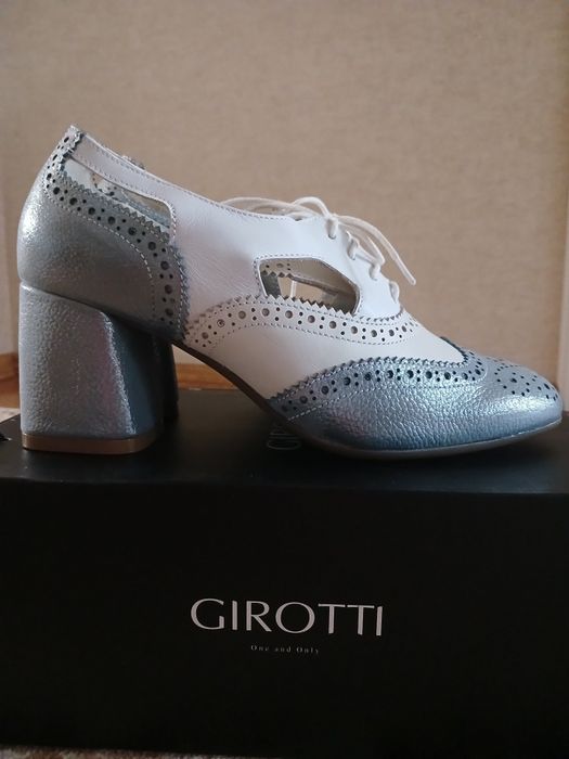 Італійські шкіряні жіночі туфлі бренд Girotti