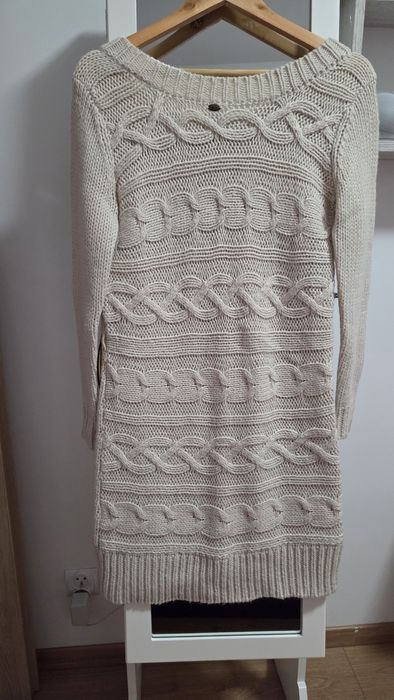 Sweterkowa sukienka Guess rozmiar S - XS