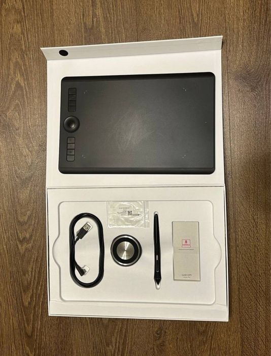 Графічний планшет Wacom Intuos Pro M (PTH-660-N)