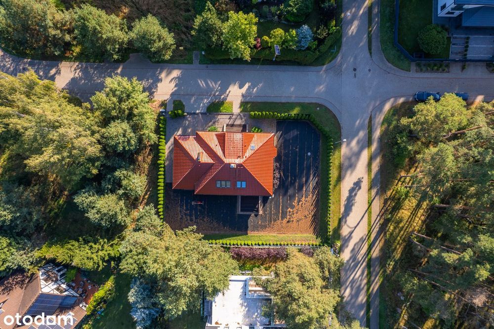 Sprzedam bez pośredników przestronny dom wolnostojący z ogrodem