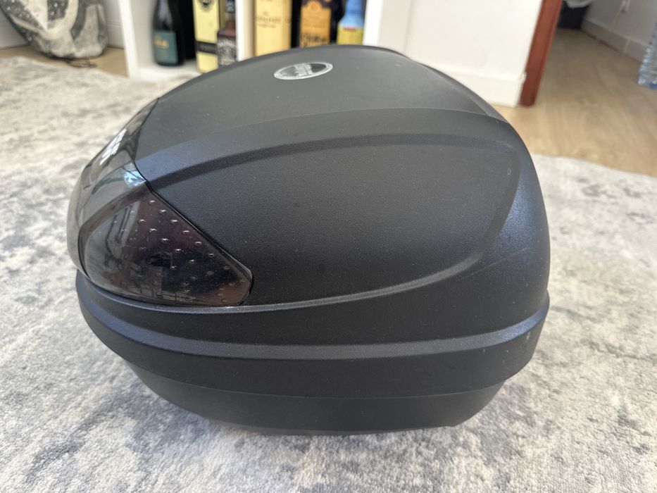 Top Case GIVI 30L Preto