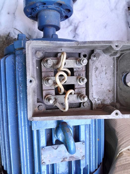 Електродвигун 15 кв,3000 об.