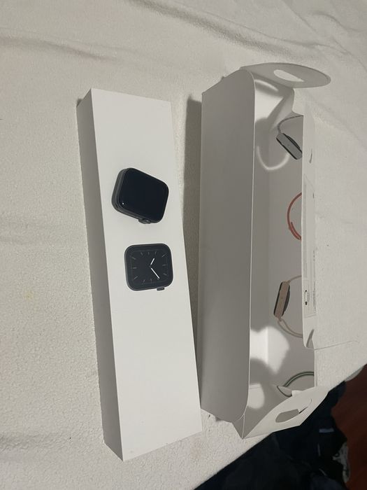 Apple Watch Series 5 44mm GPS