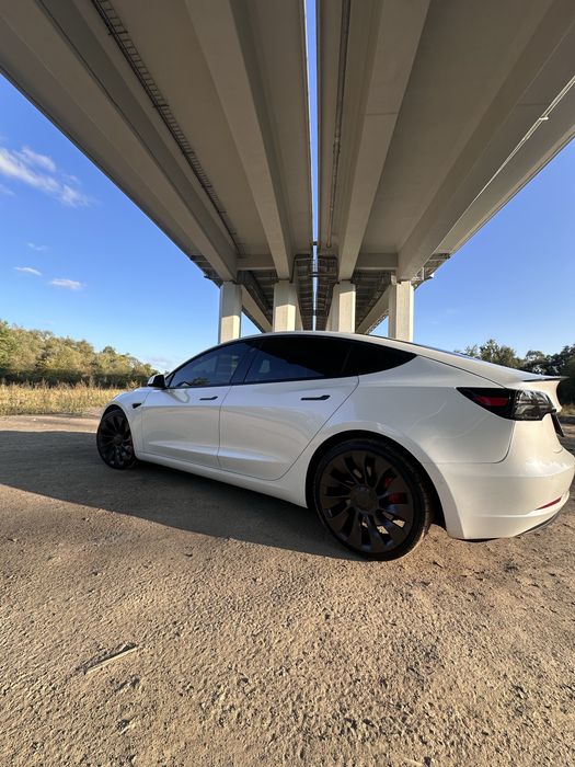 Tesla 3 Perfomance