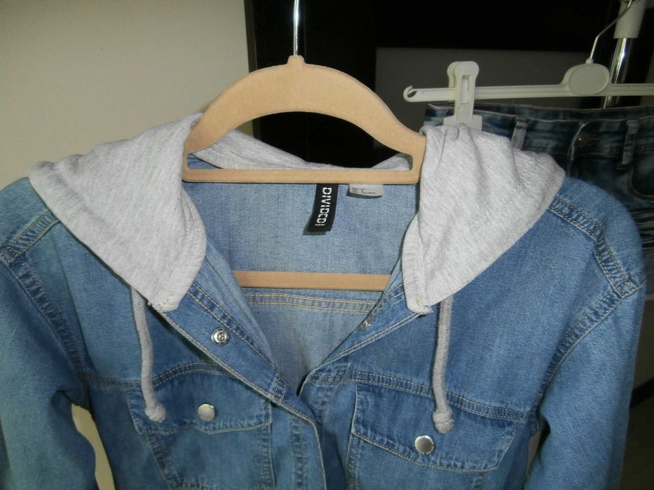 Jeansowa bluza z kapturem