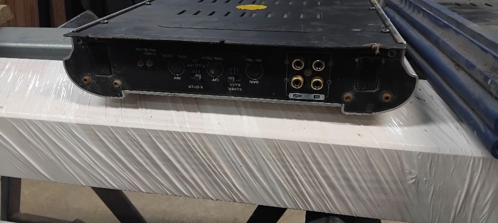 Vendo 2 amplificadores marca Mac áudio.  Com um cabo 4 vias com 10 m